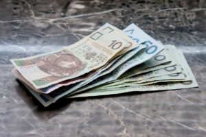 money-661584_1280